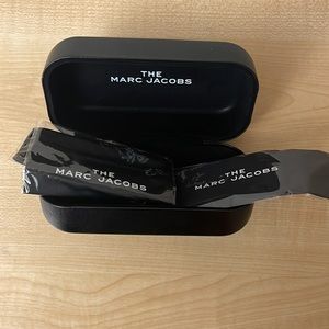 Marc Jacobs Black Sunglass Hardcase,Drawstring Pouch and Cleaning Cloth - Unisex